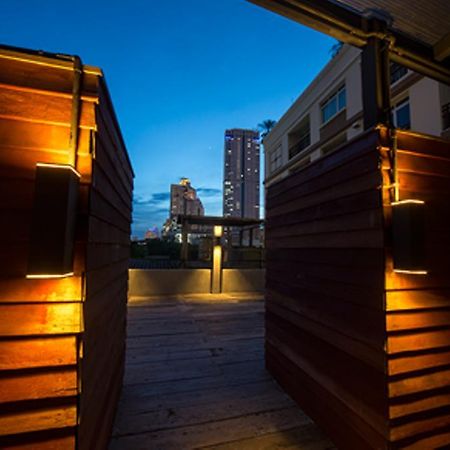 Siam Mitr Hostel Bangkok Exterior photo