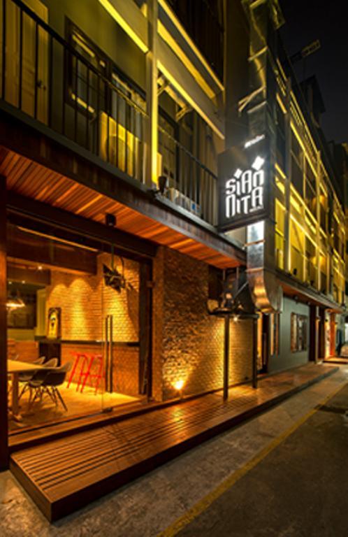 Siam Mitr Hostel Bangkok Exterior photo